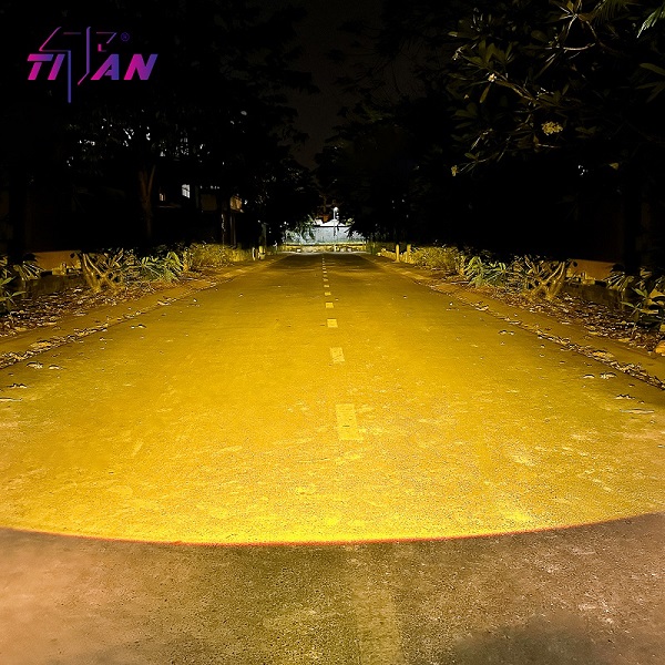 Bi Gầm LED 3 màu Titan 301