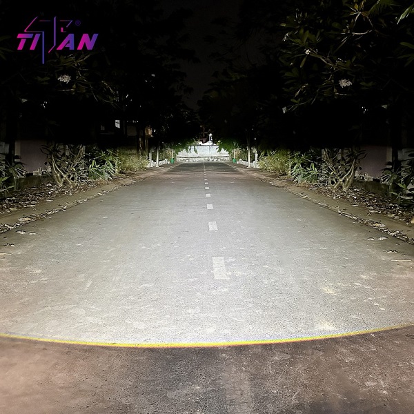 Bi Gầm LED 3 màu Titan 301