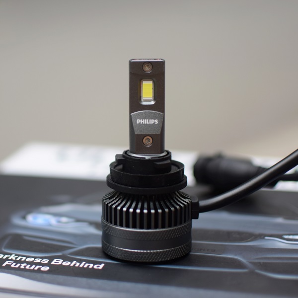 Đèn pha LED Philips Ultinon Rally 3590 90W