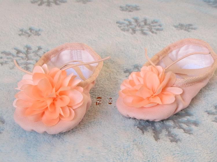 Thế giới giầy khiêu vũ chia sẻ những lỗi cần tránh khi chọn giầy cho bé