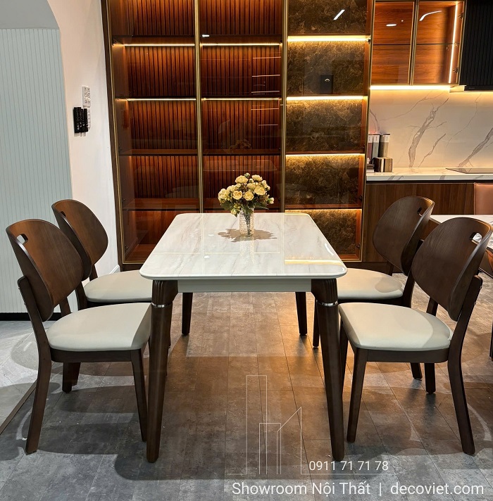 Ảnh thực tế bàn ăn mặt đá chân gỗ 2744S tại showroom
