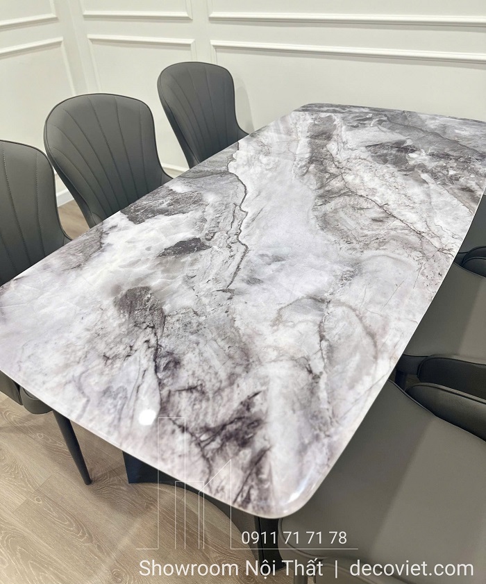 Bàn ăn mặt đá chống trầy xước, dễ vệ sinh