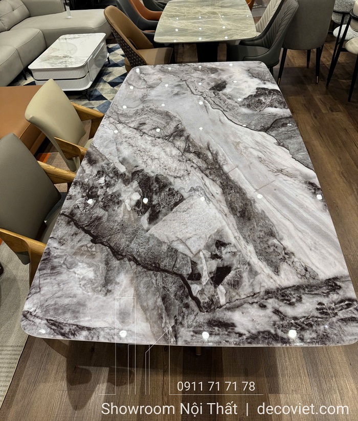 Không gian phòng ăn sang trọng với bàn ăn 2546S mặt đá