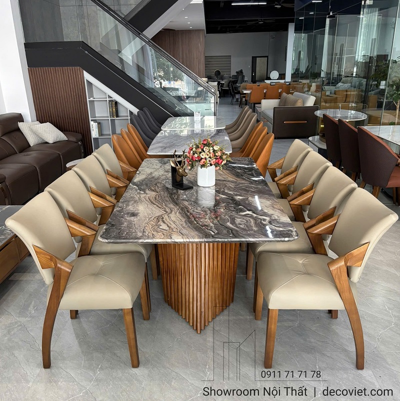 Không gian bếp hiện đại sẽ “lên đời” rõ rệt khi đặt bộ bàn ăn gỗ Ash 8 ghế.