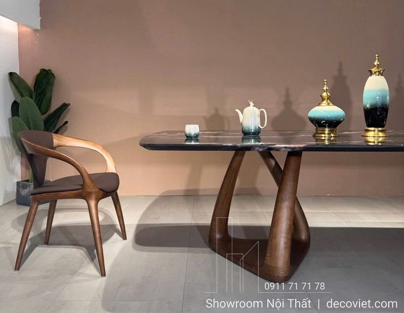 Mẫu bàn ăn gỗ tự nhiên mặt đá vân mây 2760S mang đến vẻ đẹp tinh tế, dễ kết hợp với mọi không gian nội thất.