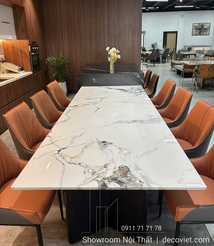 Thiết kế bàn ăn chân gỗ chắc chắn, mặt đá chống trầy – thẩm mỹ cao, dễ lau chùi