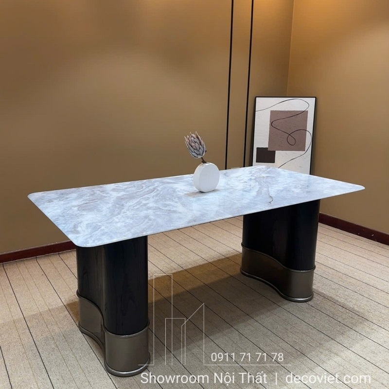 mẫu bàn ăn mặt đá 4 ghế dành cho căn hộ nhỏ