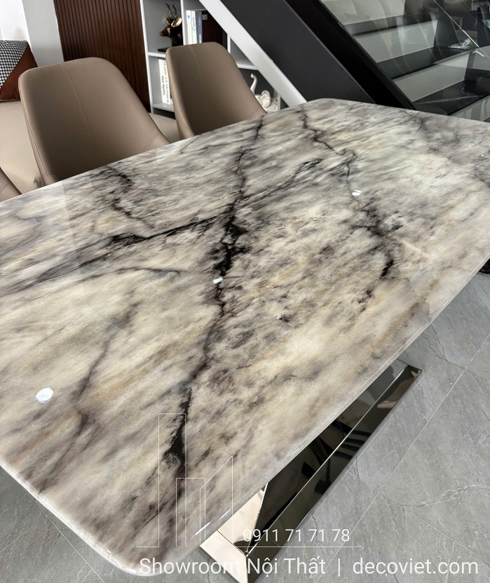 Bộ bàn ăn 6 ghế chân inox sang trọng tại showroom DecoViet