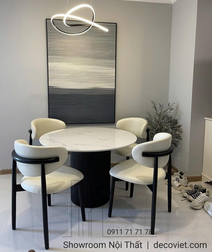 bàn ăn tròn mặt đá nhỏ gọn
