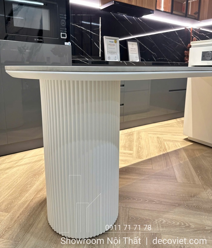 bàn đảo bếp mặt đá đa năng vừa nấu ăn vừa làm bàn ăn gia đình