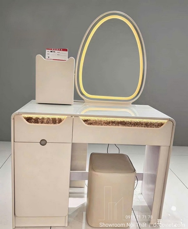 mẫu bàn trang điểm nhập khẩu nhỏ gọn có đèn led