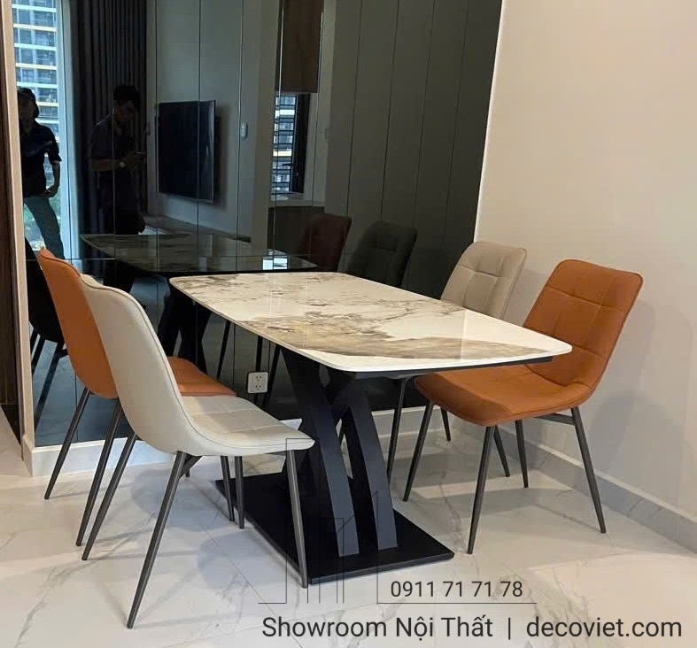 Bàn ăn 4 ghế mặt đá ceramic chân chữ X – lựa chọn hoàn hảo cho căn hộ nhỏ hiện đại.