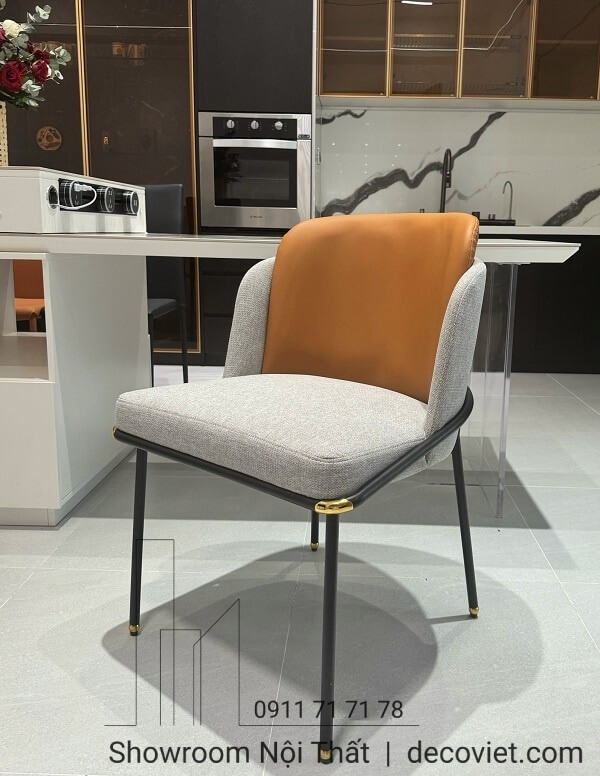 ghế ăn bọc vải cao cấp, phối 2 tông màu mới lạ mang lại cảm giác ấm áp và hiện đại