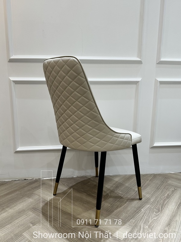 Ghế ăn khung sắt sơn tĩnh điện chắc chắn – bền bỉ, an toàn trong quá trình sử dụng.