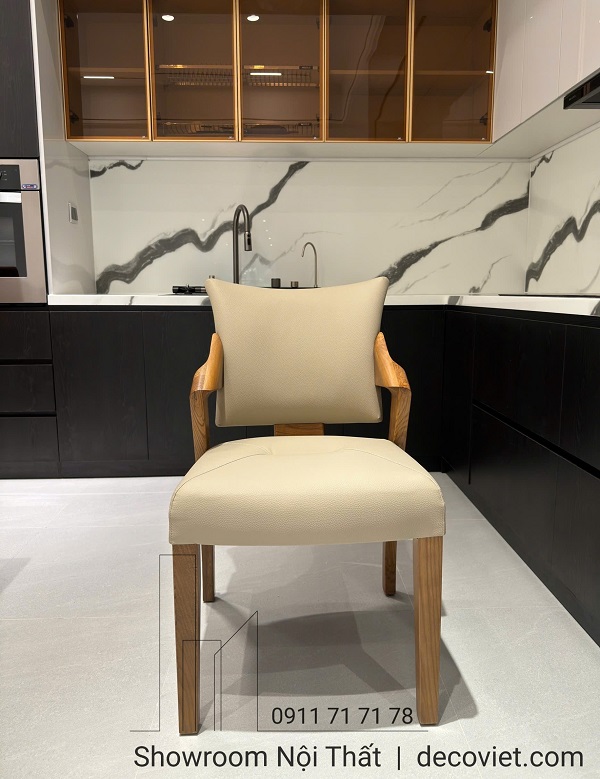 ghế ăn gỗ bọc da sang trọng