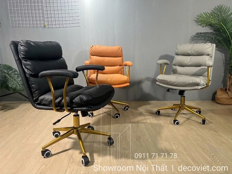 Thiết kế ghế nhân viên với phần lưng liền khối và tay vịn chắc chắn