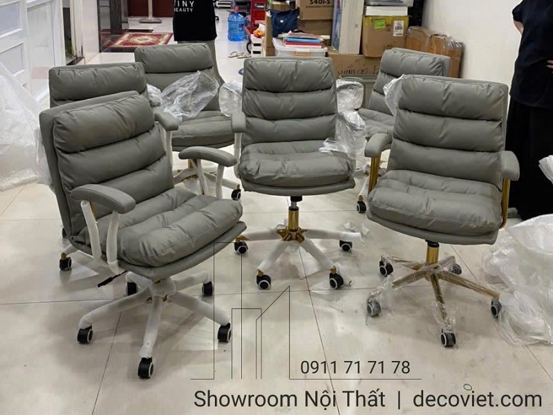 Ghế nhân viên màu xám hiện đại, trưng bày thực tế tại showroom