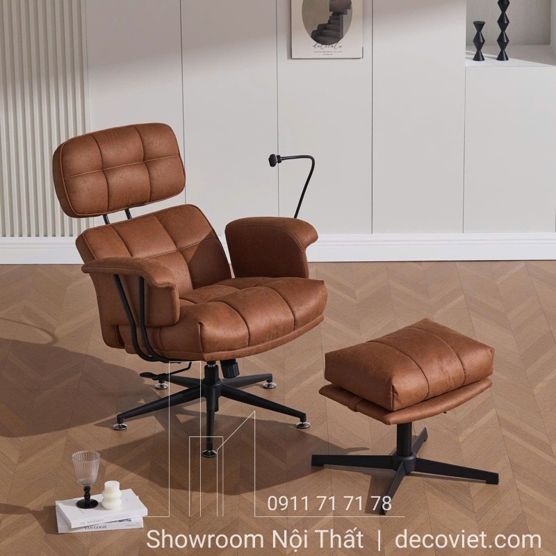 Một góc thư giãn lý tưởng với ghế thư giãn kết hợp ghế làm việc có đôn tone nâu ấm