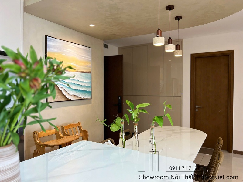 Không gian ăn uống ấm cúng với bàn ăn kết hợp đảo bếp sang trọng tại Thảo Điền Pearl