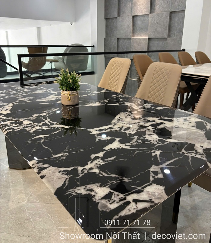 Thiết kế bàn ăn 6 ghế mặt đá với đường nét mềm mại, tinh tế, tôn vinh vẻ đẹp phòng bếp.