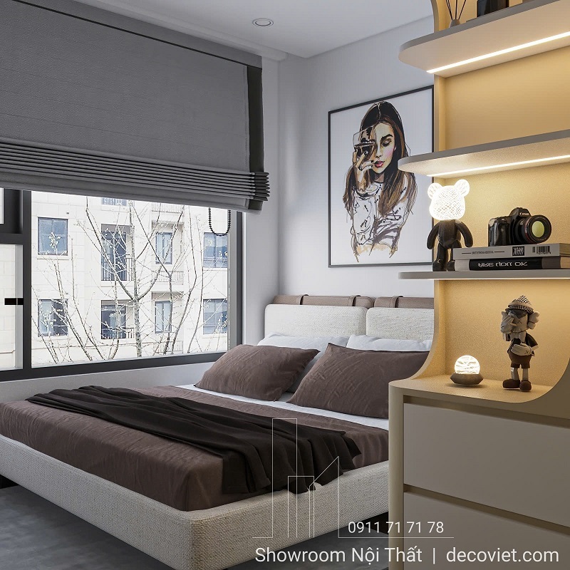 Góc nhìn nghiêng phòng ngủ master với kệ trang trí cong bo góc tạo điểm nhấn thẩm mỹ