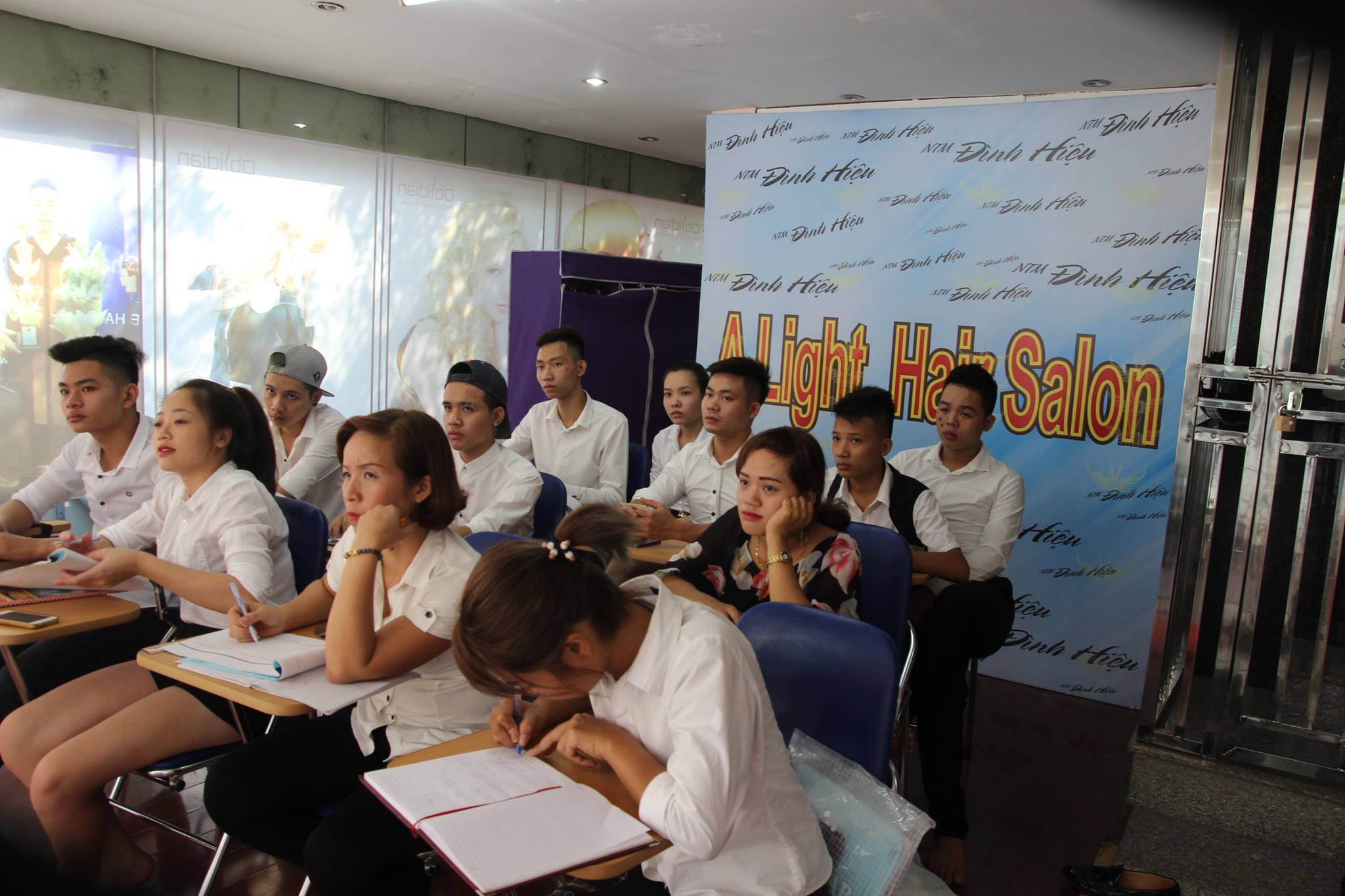 ALIGHT SALON - dạy nghề tóc