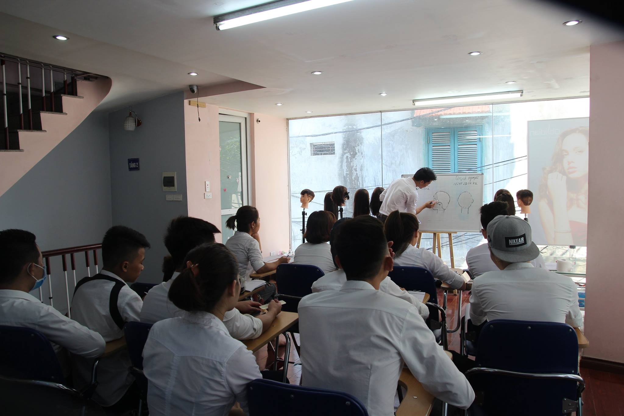ALIGHT SALON - dạy nghề tóc