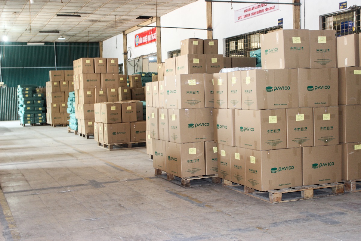 Kho hàng chai nhựa pet