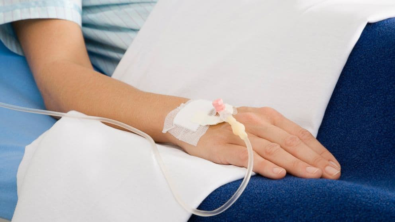 Chi phí truyền nước biển dao động từ 350.000đ trở lên