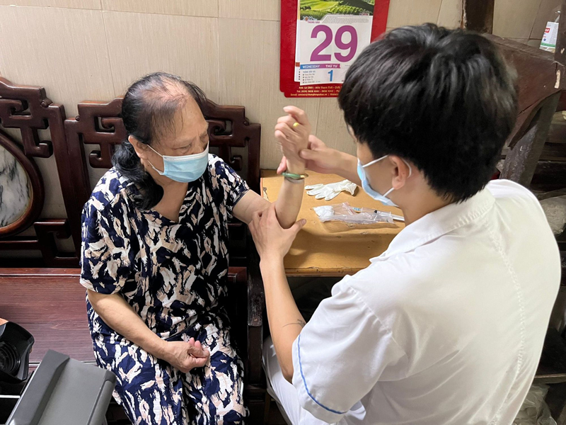 Y Tế Bảo Tâm truyền nước biển tại nhà theo quy trình chuẩn chuyên nghiệp