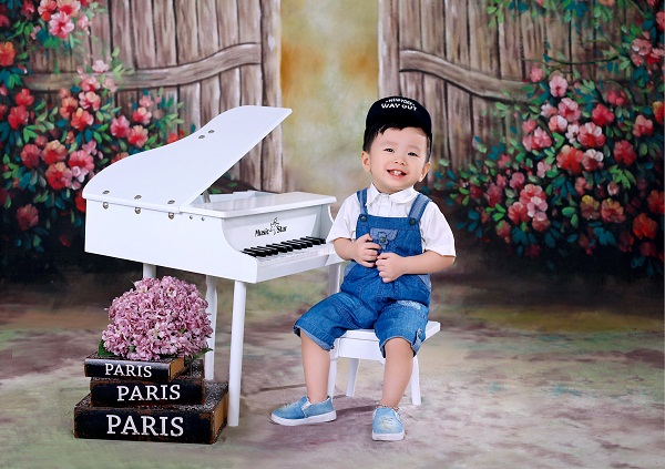Làm ảnh lịch cho bé giá rẻ tại Hà Nội