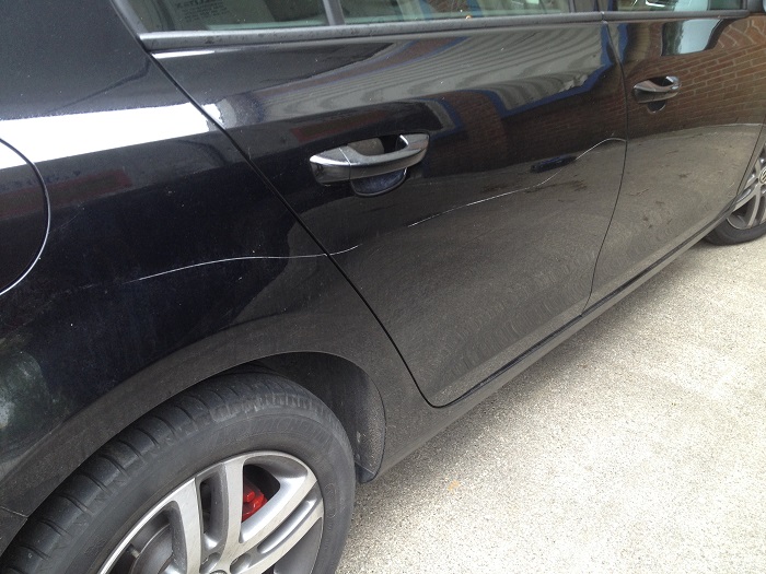 xe bị trầy xước sơn nên đi đánh bóng