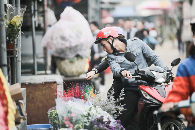 Nhà nhà mua hoa giả đẹp theo xu thế hiện nay