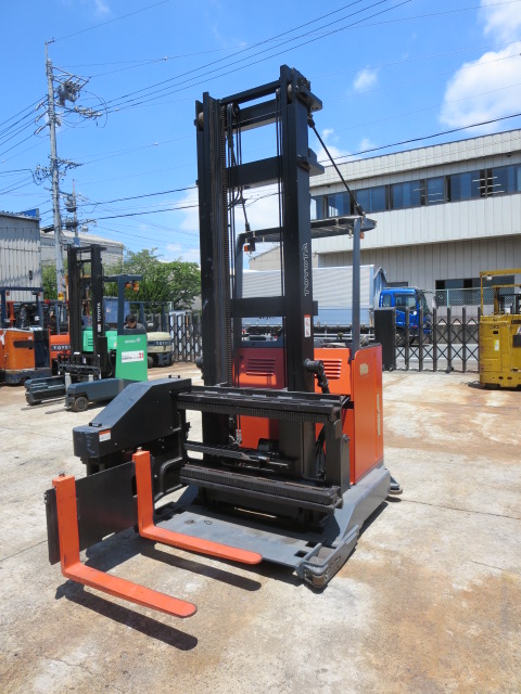 XE NÂNG ĐIỆN XOAY 3 HƯỚNG