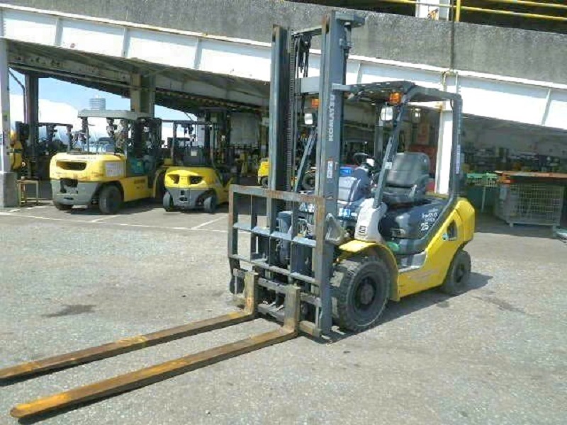 xe nâng càng gật gù