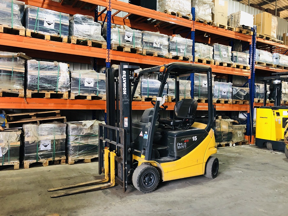 xe nâng điện 1500kg