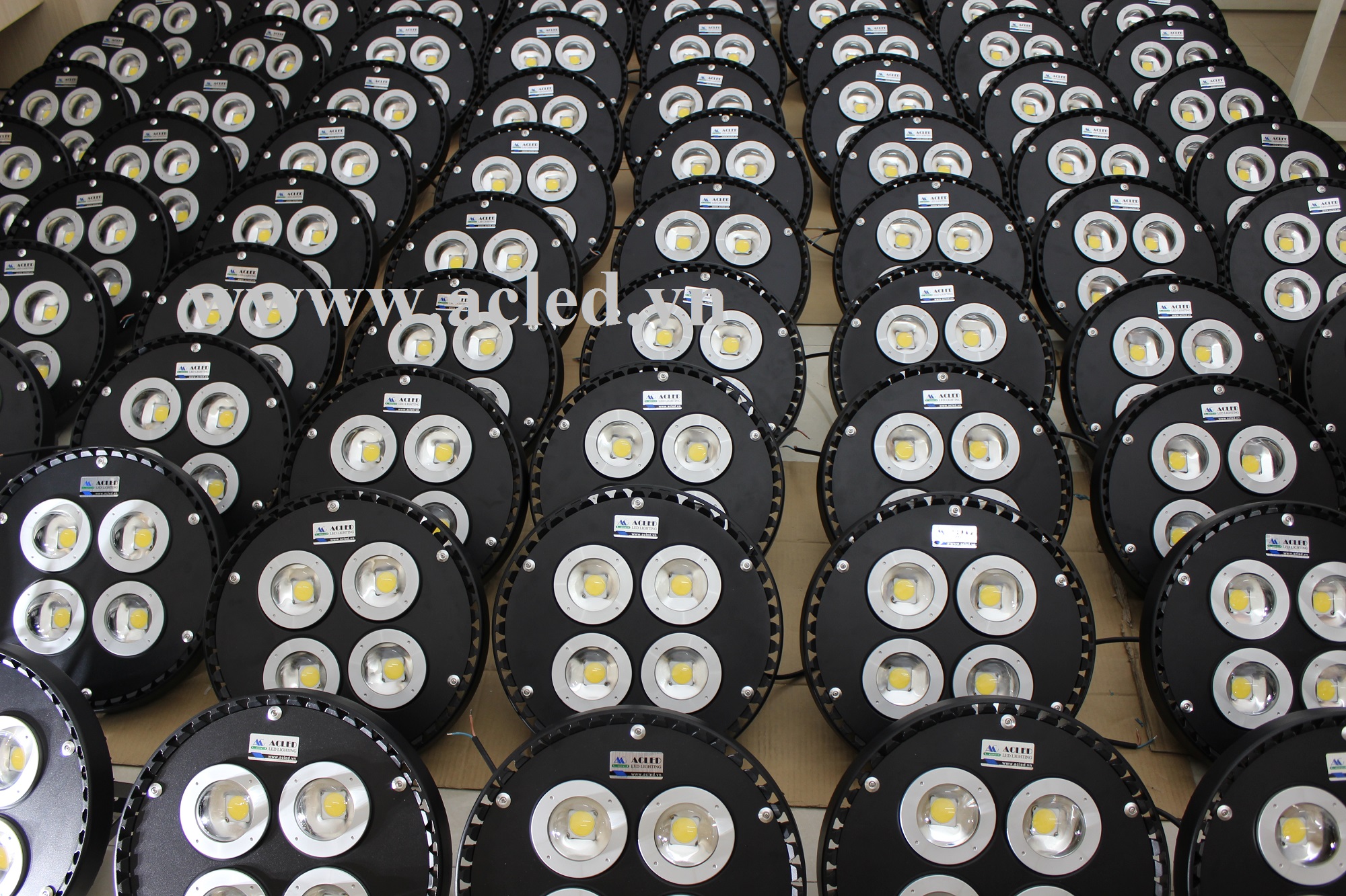 den led nha xuong 150w