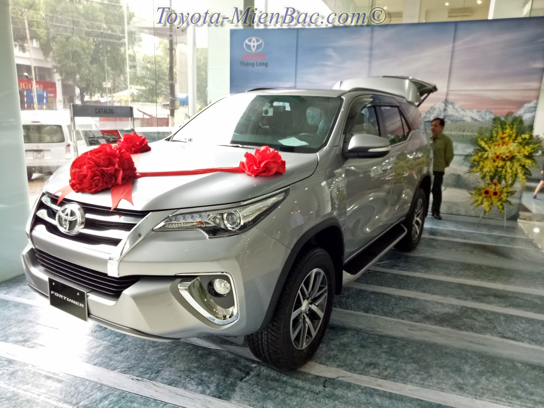 Giá Xe Toyota Fortuner 2018 máy dầu có số tự động Giá Xe Toyota Fortuner 2018 máy dầu có số tự động