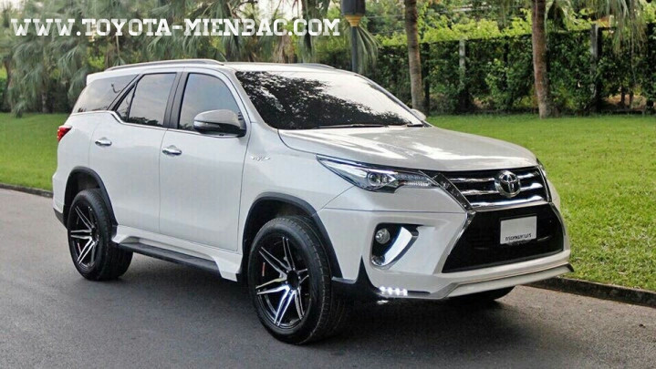 LẠ MẮT VỚI XE TOYOTA FORTUNER 2017 ĐỘ BỘ BODYKIT LEXUS LX 570 LẠ MẮT VỚI XE TOYOTA FORTUNER 2017 ĐỘ BỘ BODYKIT LEXUS LX 570