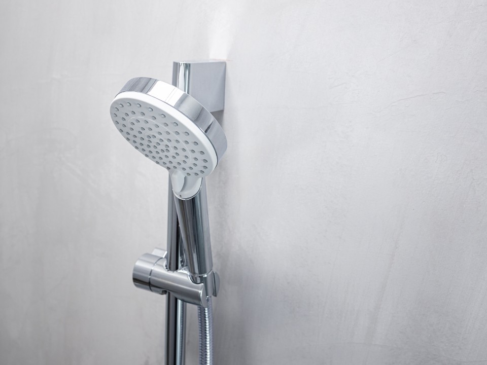 Microcement tạo lớp hoàn thiện liền mạch, chống thấm nước ở các khu vực như phòng tắm, bếp,... (Ảnh sưu tầm)