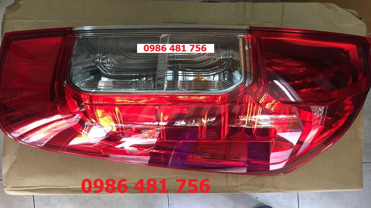 Đèn Hậu Nissan Navara 2015