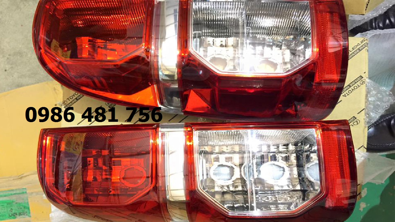 Đèn Hậu Toyota Hilux 2013