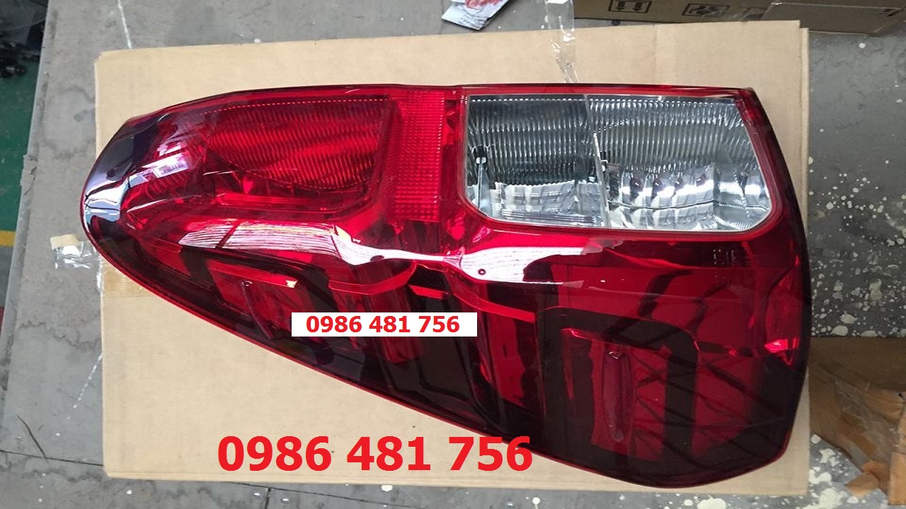 Đèn Hậu Toyota Hilux Revo 2016