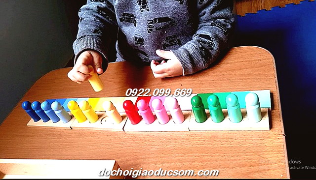 Bộ phân biệt màu 4 cấp độ - Giáo cụ Montessori