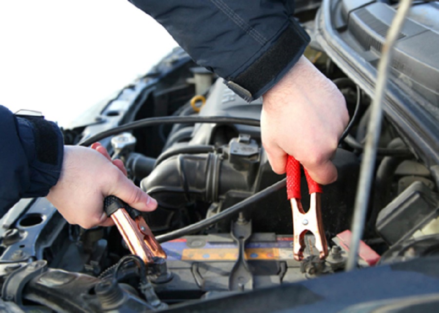 cach-xu-ly-binh-ac-quy-het-dien-1