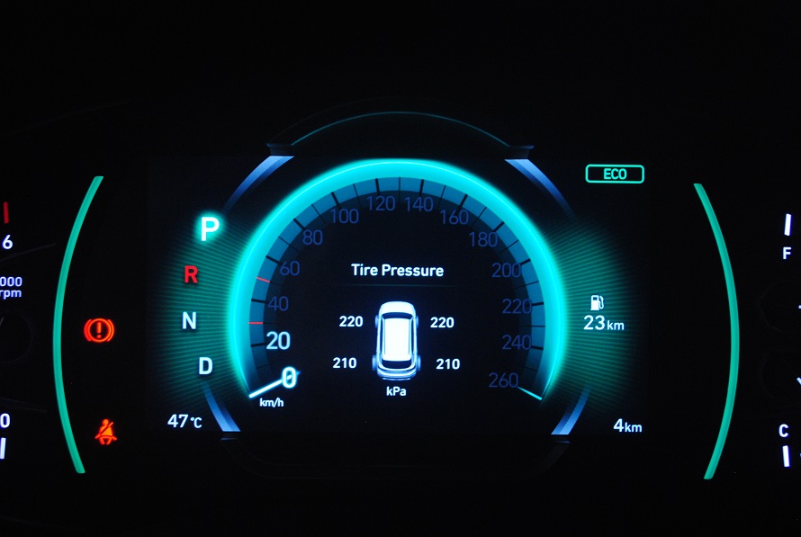 cam-bien-ap-suat-lop-theo-xe-1