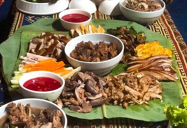 Ăn uống tại Tà Xùa