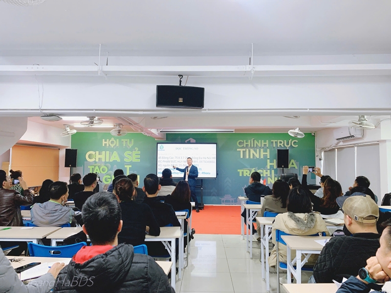 Đào tạo nhà môi giới BĐS chuyên nghiệp tại trụ sở Hà Nội.
