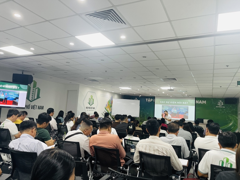 Hoàng Hà đào tạo nhân sự tại trụ sở miền Nam