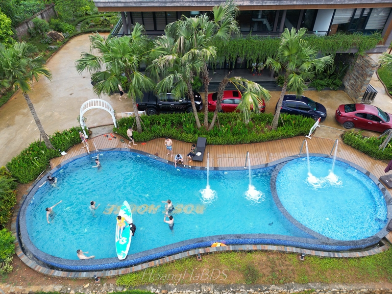 Đoàn kết tạo sức mạnh đồng đội.